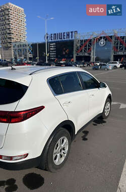 Внедорожник / Кроссовер Kia Sportage 2016 в 