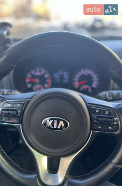 Внедорожник / Кроссовер Kia Sportage 2016 в 