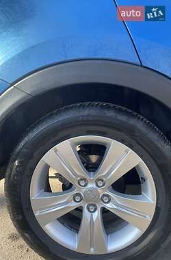 Внедорожник / Кроссовер Kia Sportage 2012 в 