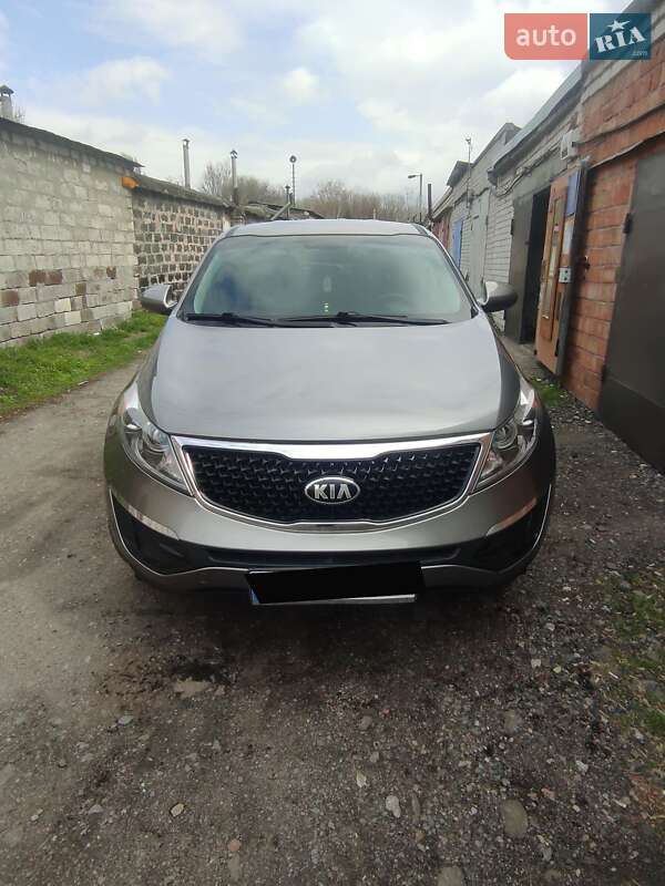 Внедорожник / Кроссовер Kia Sportage 2015 в 