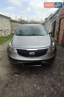 Внедорожник / Кроссовер Kia Sportage 2015 в 