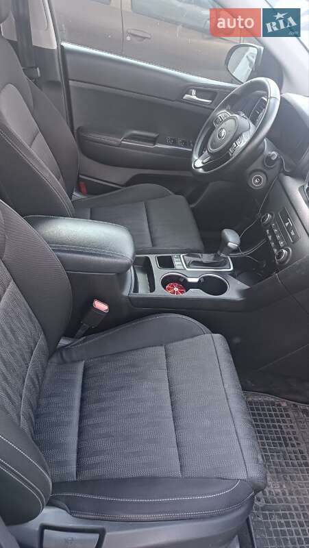 Позашляховик / Кросовер Kia Sportage 2016 в Кривому Розі