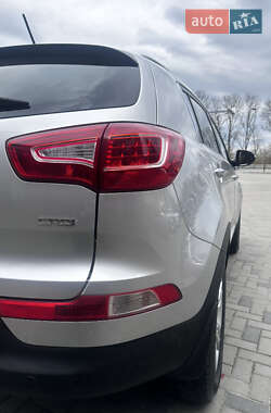 Позашляховик / Кросовер Kia Sportage 2012 в 
