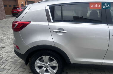 Позашляховик / Кросовер Kia Sportage 2012 в 