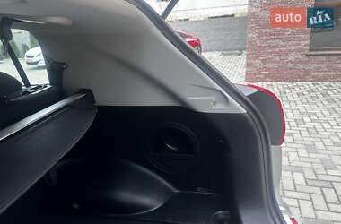 Позашляховик / Кросовер Kia Sportage 2012 в 