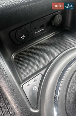 Позашляховик / Кросовер Kia Sportage 2012 в 