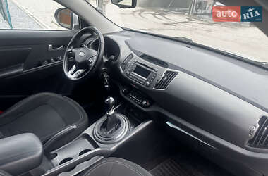 Позашляховик / Кросовер Kia Sportage 2012 в 
