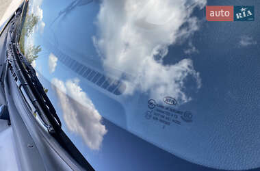 Внедорожник / Кроссовер Kia Sportage 2012 в 