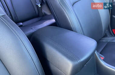 Внедорожник / Кроссовер Kia Sportage 2012 в 