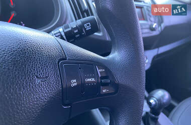 Внедорожник / Кроссовер Kia Sportage 2012 в 