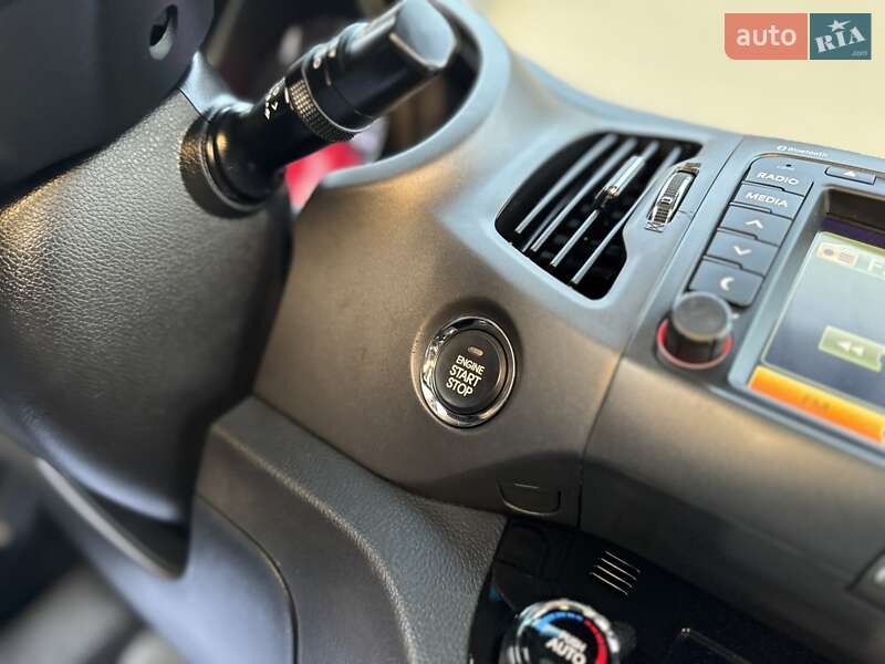Позашляховик / Кросовер Kia Sportage 2012 в Трускавці