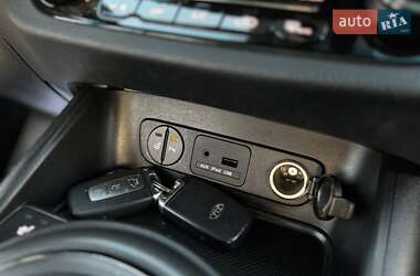 Внедорожник / Кроссовер Kia Sportage 2012 в 