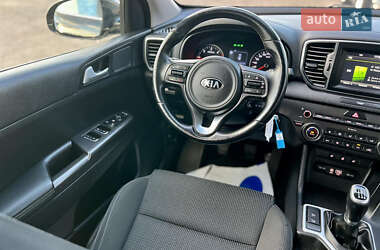 Позашляховик / Кросовер Kia Sportage 2016 в 