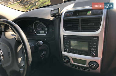 Позашляховик / Кросовер Kia Sportage 2010 в 