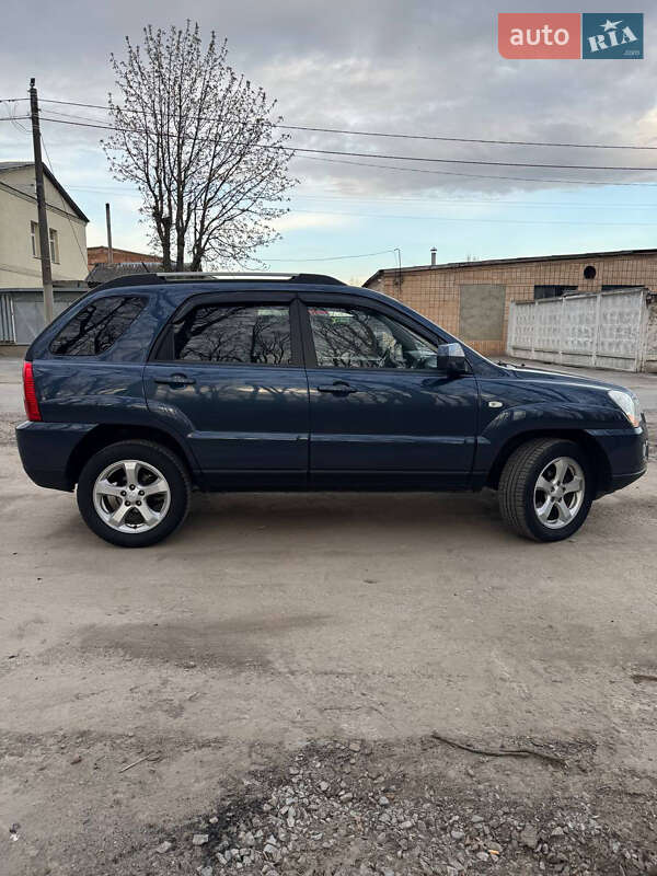 Внедорожник / Кроссовер Kia Sportage 2009 в Звягеле