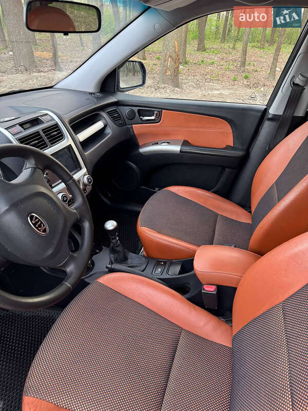 Внедорожник / Кроссовер Kia Sportage 2009 в Звягеле