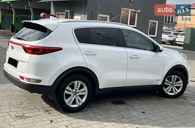 Внедорожник / Кроссовер Kia Sportage 2016 в 