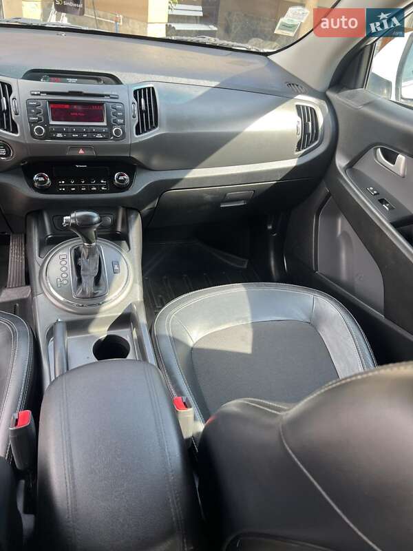 Внедорожник / Кроссовер Kia Sportage 2011 в Ровно