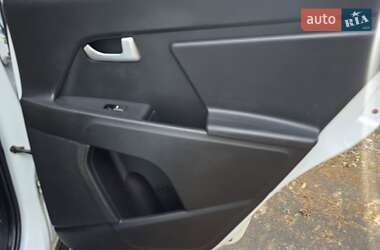 Внедорожник / Кроссовер Kia Sportage 2012 в 