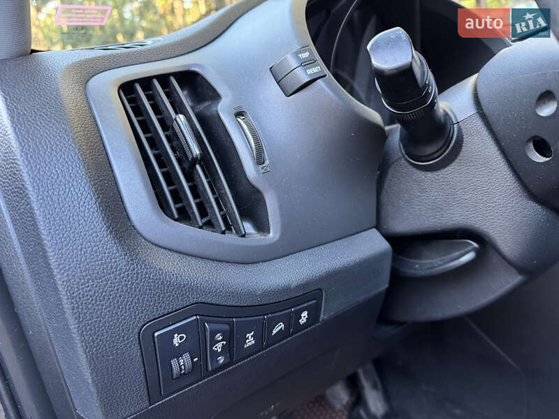 Внедорожник / Кроссовер Kia Sportage 2011 в Луцке