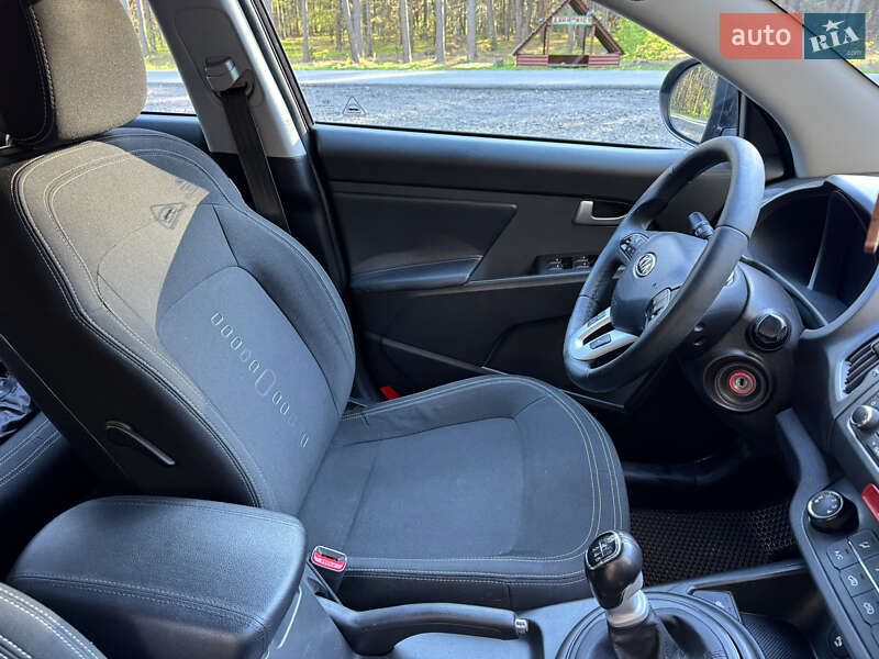 Внедорожник / Кроссовер Kia Sportage 2011 в Луцке