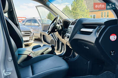 Внедорожник / Кроссовер Kia Sportage 2009 в 