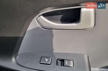 Внедорожник / Кроссовер Kia Sportage 2012 в 