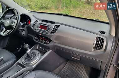 Внедорожник / Кроссовер Kia Sportage 2012 в 