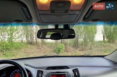 Внедорожник / Кроссовер Kia Sportage 2012 в 