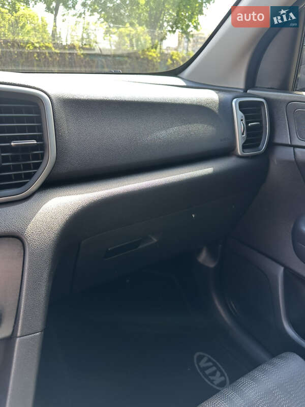 Внедорожник / Кроссовер Kia Sportage 2016 в Днепре