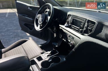 Позашляховик / Кросовер Kia Sportage 2018 в 