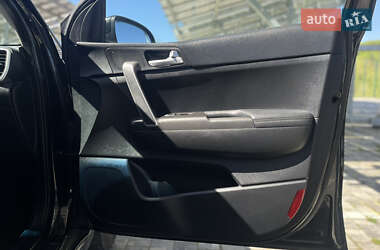 Позашляховик / Кросовер Kia Sportage 2018 в 