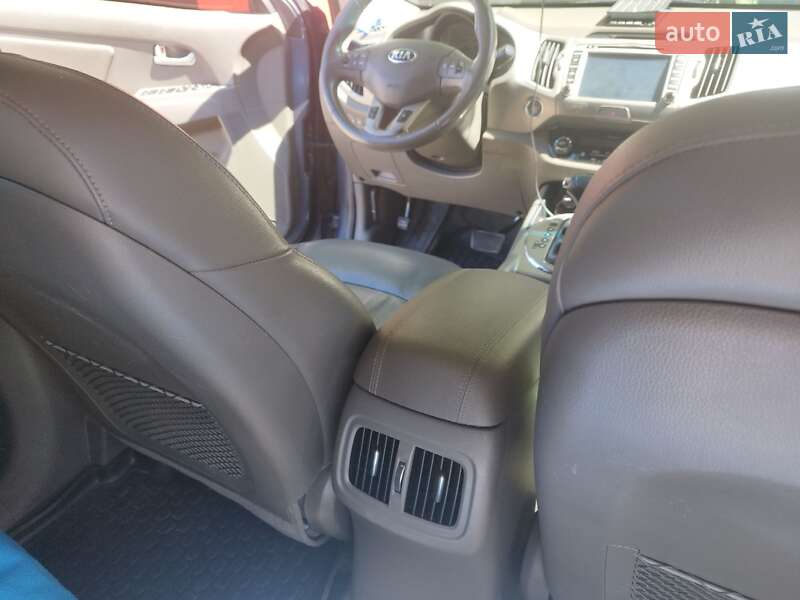 Внедорожник / Кроссовер Kia Sportage 2013 в Харькове
