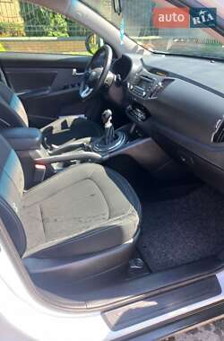 Позашляховик / Кросовер Kia Sportage 2011 в 