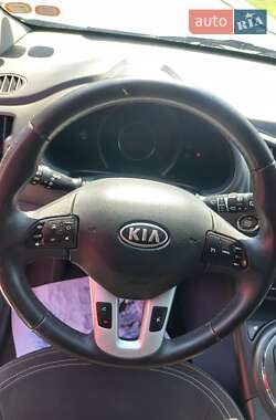 Позашляховик / Кросовер Kia Sportage 2011 в 