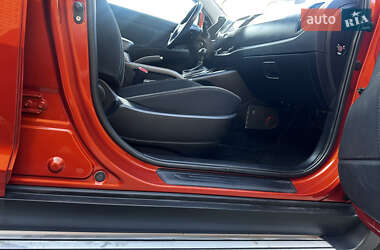 Внедорожник / Кроссовер Kia Sportage 2012 в 