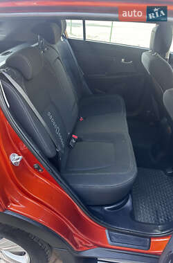 Внедорожник / Кроссовер Kia Sportage 2012 в 