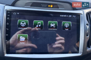 Внедорожник / Кроссовер Kia Sportage 2012 в 