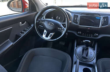 Внедорожник / Кроссовер Kia Sportage 2012 в 