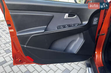 Внедорожник / Кроссовер Kia Sportage 2012 в 