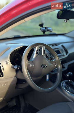 Позашляховик / Кросовер Kia Sportage 2012 в 