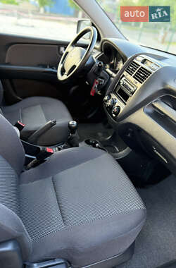 Внедорожник / Кроссовер Kia Sportage 2006 в 