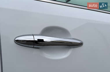 Позашляховик / Кросовер Kia Sportage 2012 в 