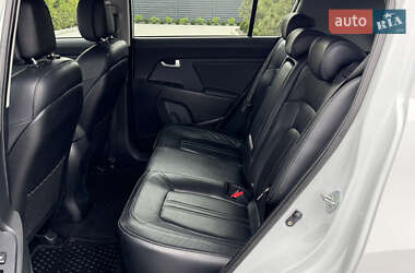 Позашляховик / Кросовер Kia Sportage 2012 в 