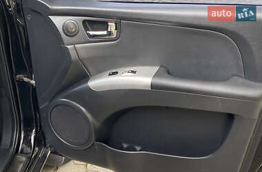 Позашляховик / Кросовер Kia Sportage 2006 в 