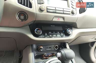 Внедорожник / Кроссовер Kia Sportage 2013 в 