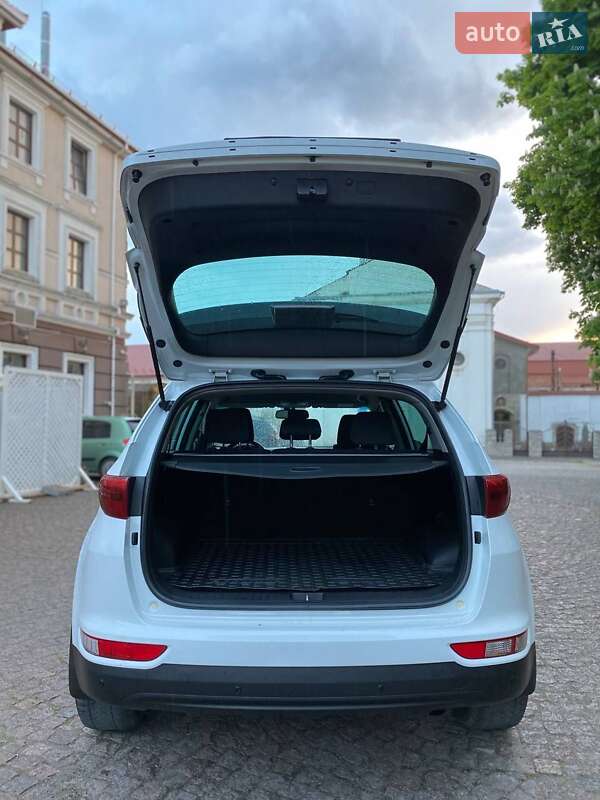 Внедорожник / Кроссовер Kia Sportage 2016 в Каменец-Подольском