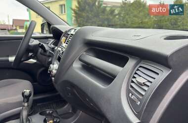 Позашляховик / Кросовер Kia Sportage 2006 в 