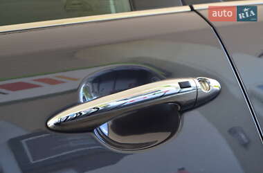 Позашляховик / Кросовер Kia Sportage 2012 в 