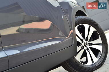 Позашляховик / Кросовер Kia Sportage 2012 в 